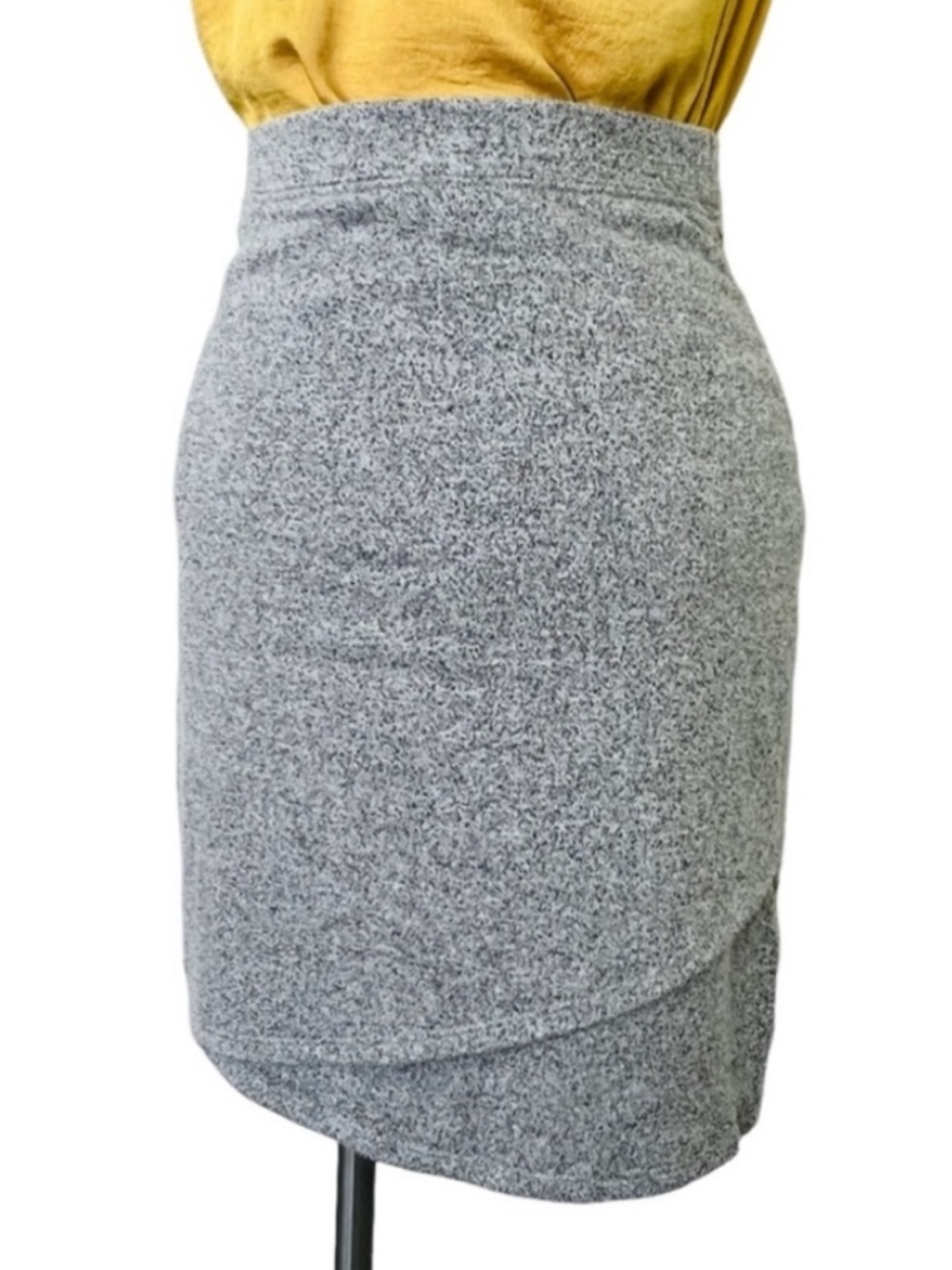 ABERCROMBIE Women’s Casual Knit Skirt Diagonal Overlay Hem Light Gray Sz S
